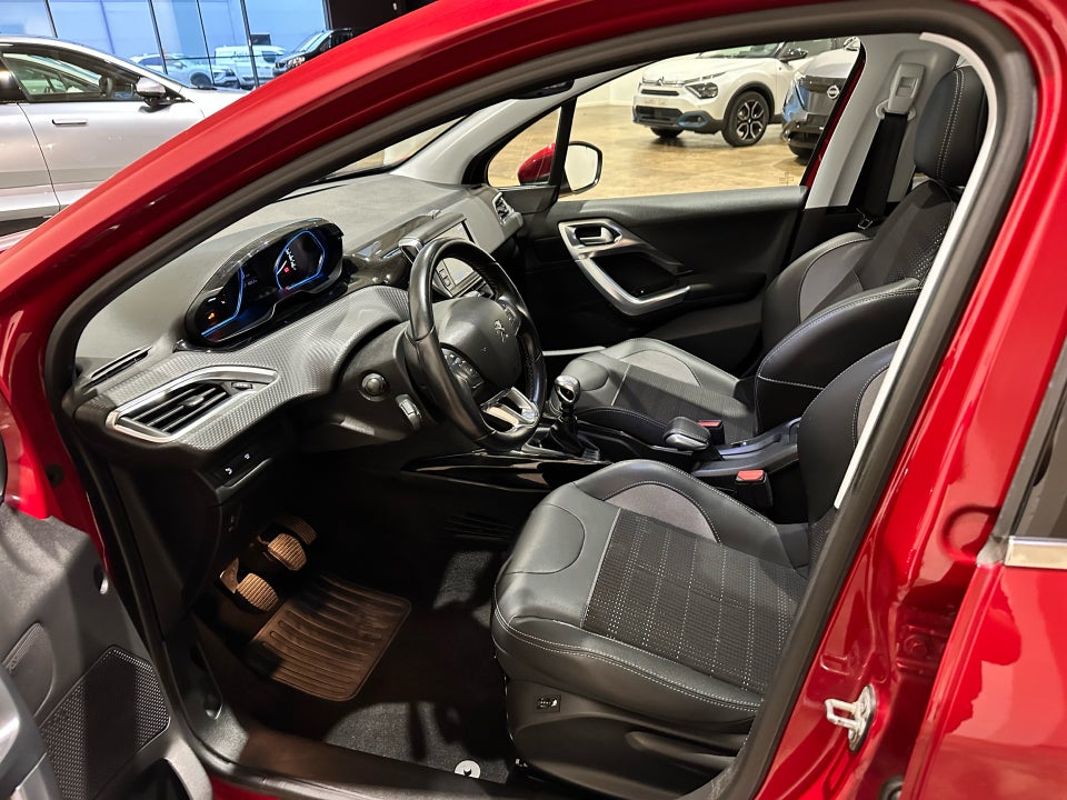 Peugeot 2008 1,2 PureTech 130 Allure+ 5d