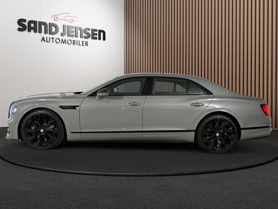 Bentley Flying Spur 6,0 W12 Mulliner Mansory Black Line aut. 4d