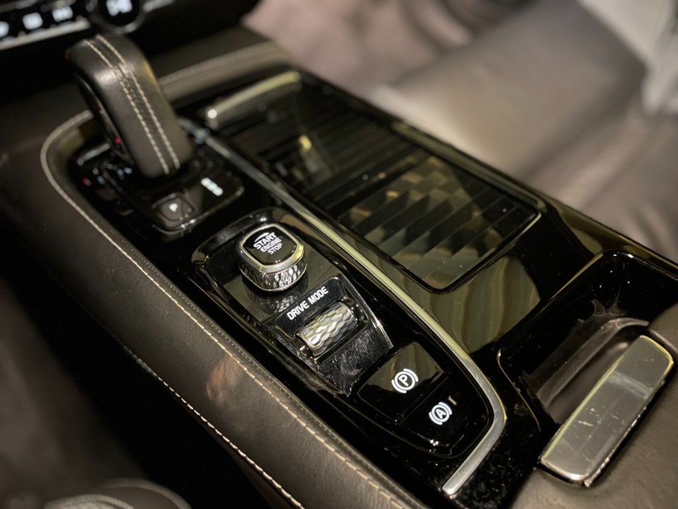 Volvo V60 2,0 T6 ReCharge R-Design aut. AWD 5d