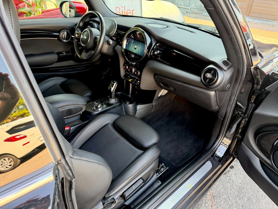MINI Cooper SE Classic Trim 3d