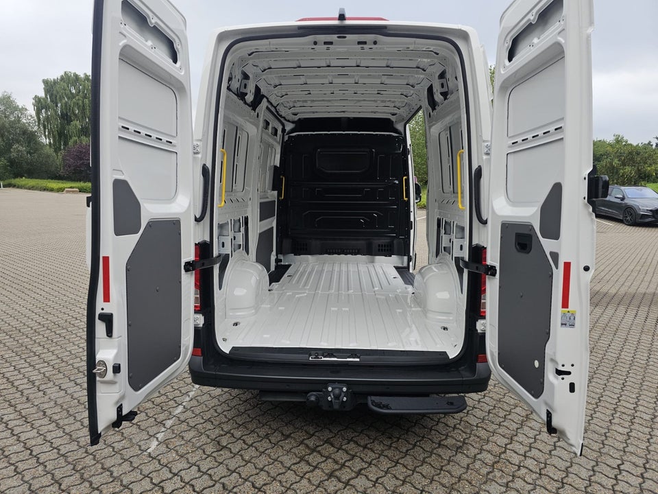 MAN TGE 2,0 3.180 Kassevogn L3H3 aut. FWD