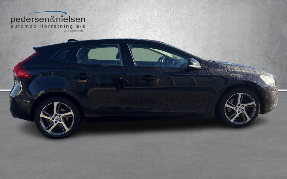 Volvo V40 1,5 T3 152 Momentum aut. 5d
