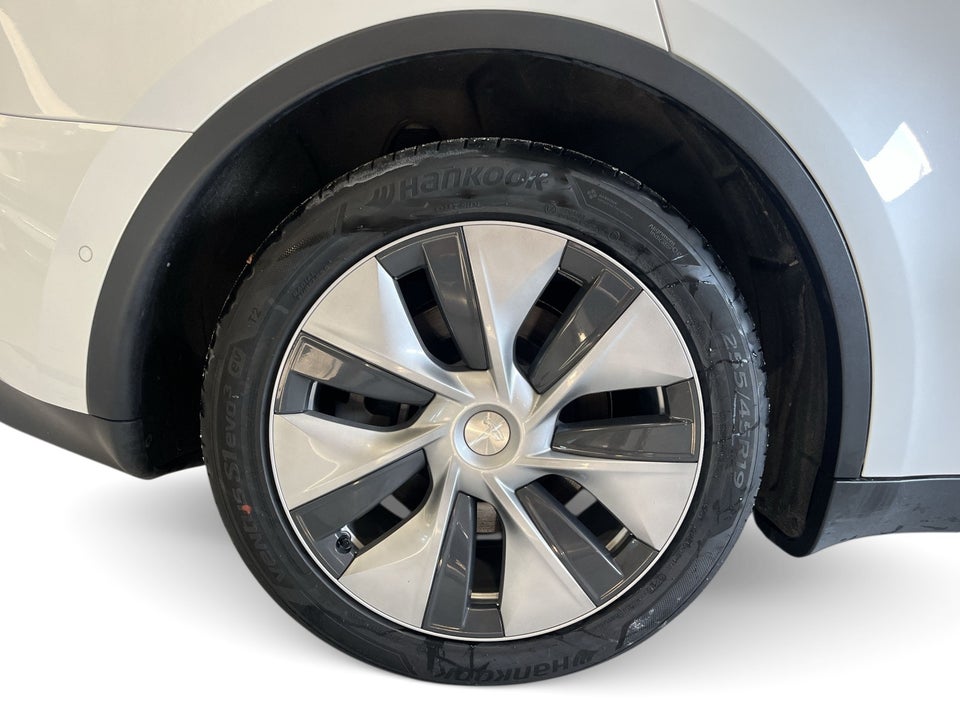 Tesla Model Y Long Range AWD 5d