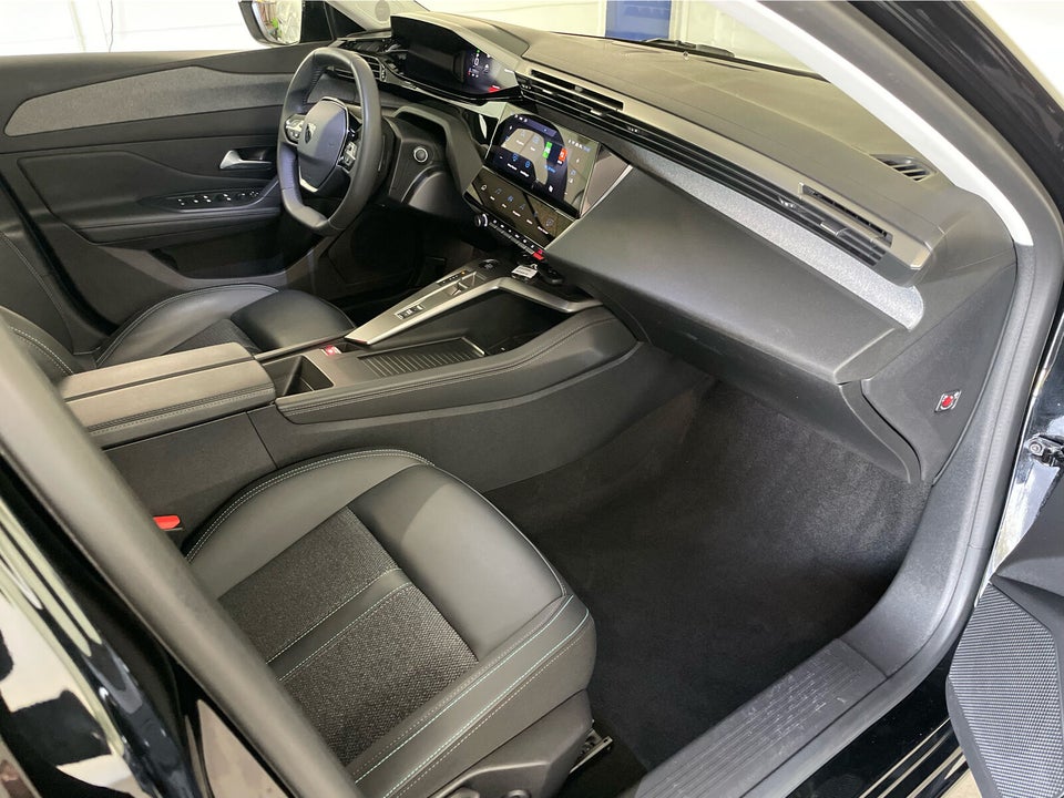 Peugeot 308 1,5 BlueHDi 130 Allure SW EAT8 Van 5d