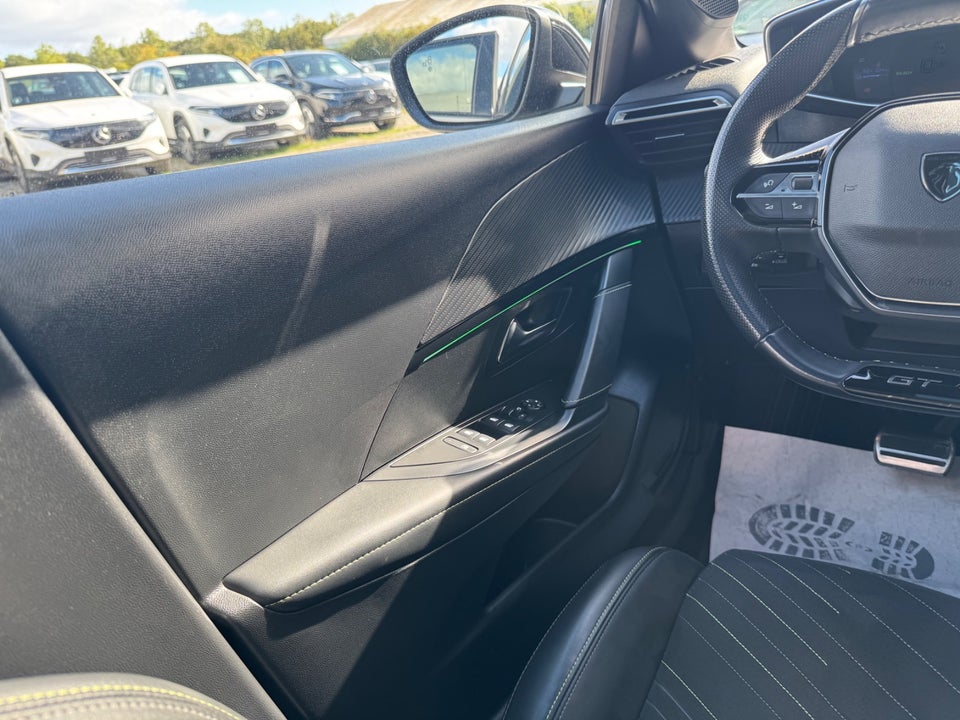 Peugeot e-208 54 GT Sky 5d