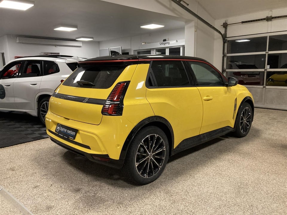 Renault 5 E-Tech 52 Iconic 5d