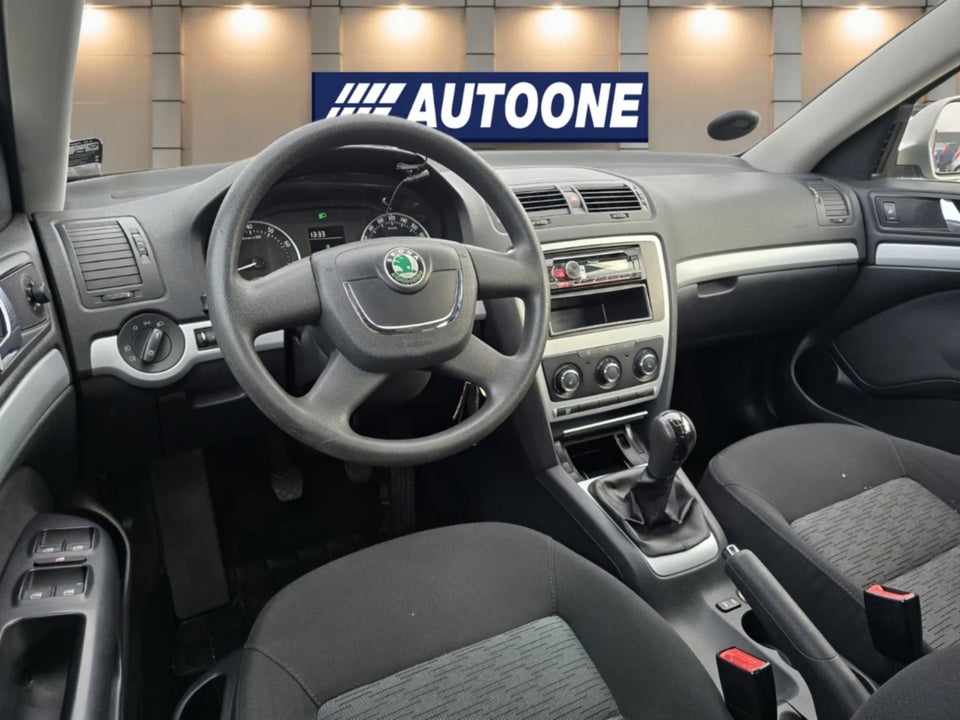 Skoda Octavia 1,8 TSi 160 Ambiente Combi 5d