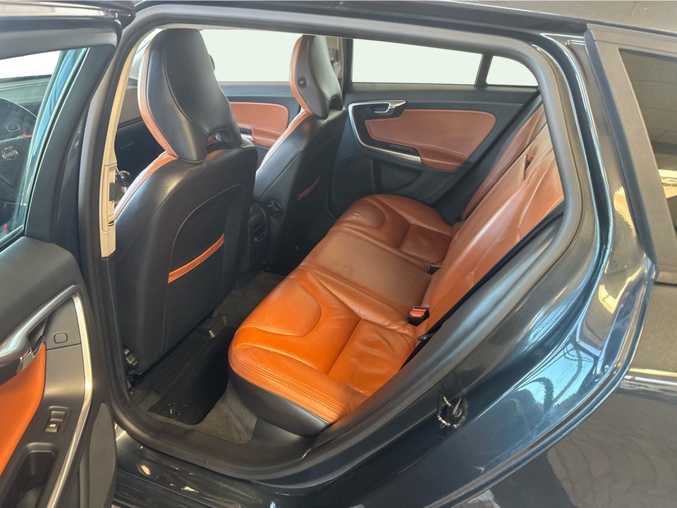 Volvo V60 1,6 DRIVe Momentum 5d