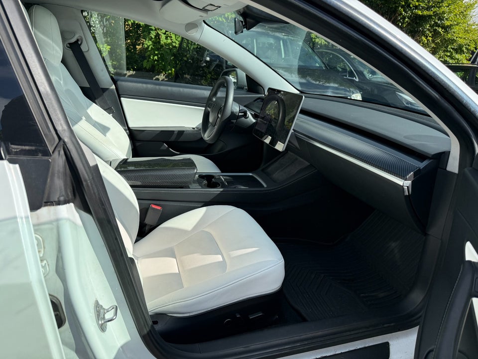 Tesla Model 3 Long Range AWD 4d