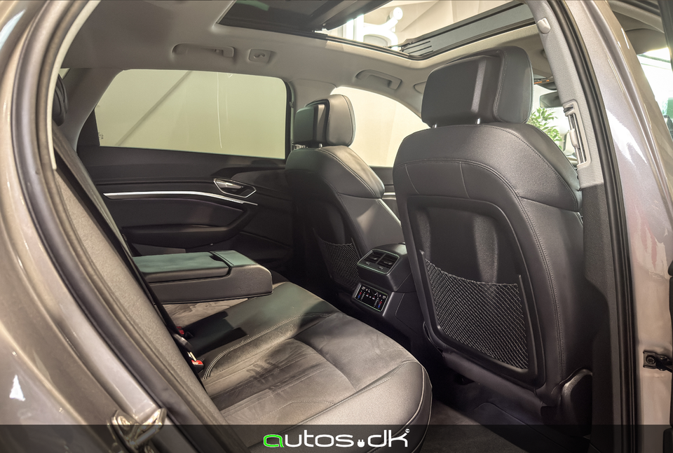 Audi e-tron 55 quattro 5d