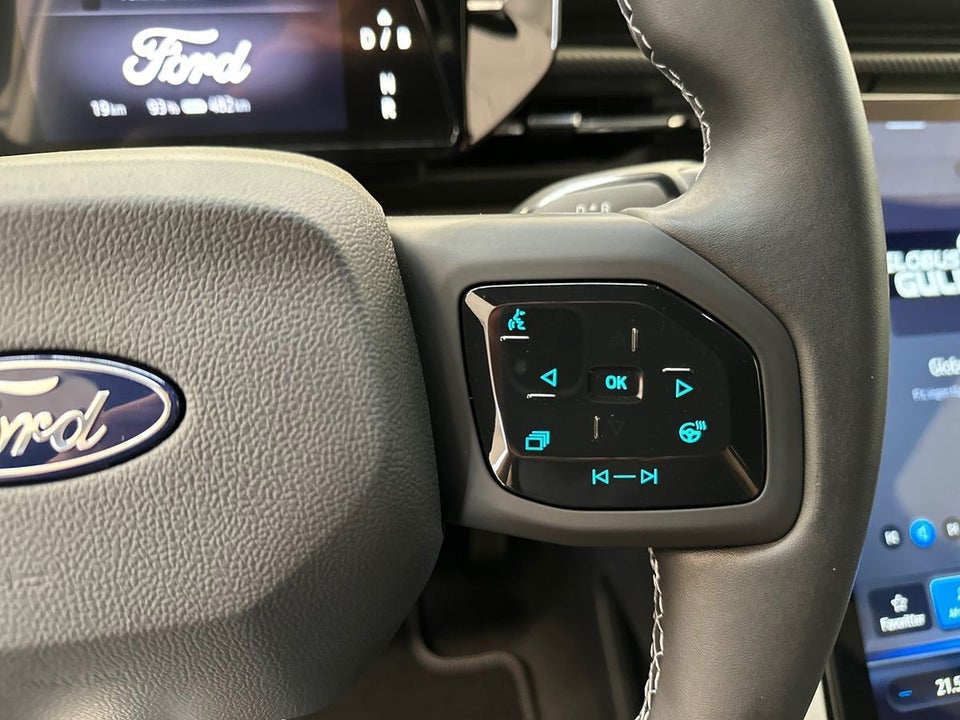 Ford Capri 82 Premium Extended Range 5d