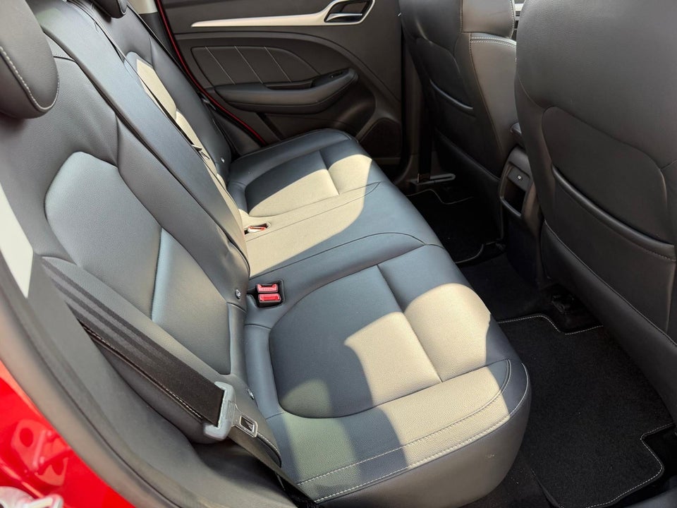 MG ZS EV Luxury 5d