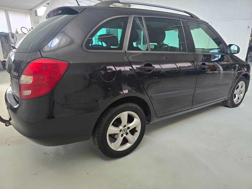 Skoda Fabia 1,6 TDi 105 Ambiente Combi 5d
