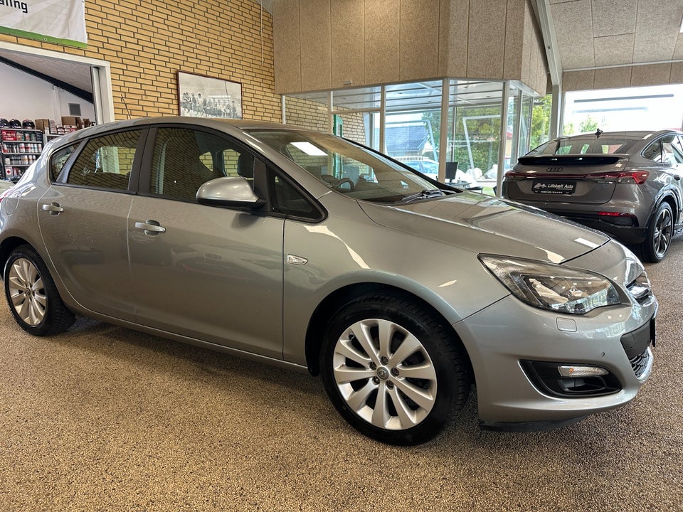 Opel Astra 1,4 T 140 Enjoy 5d