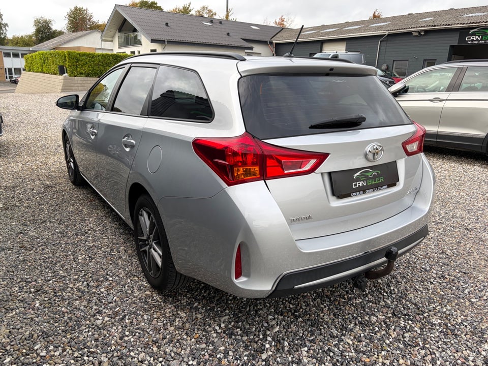 Toyota Auris 1,3 VVT-i T1+ Touring Sports 5d
