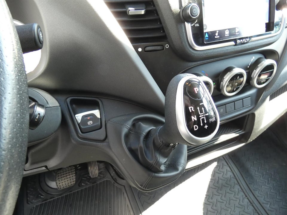 Iveco Daily 3,0 35S18 18m³ Van AG8