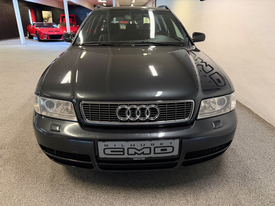 Audi S4 2,7 Avant quattro 5d