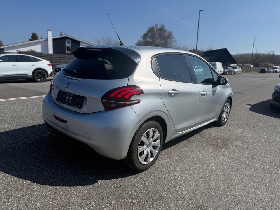 Peugeot 208 1,6 BlueHDi 100 Active 5d