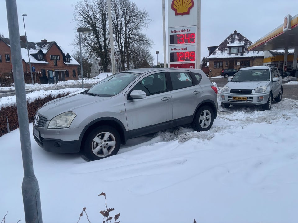 Nissan Qashqai 1,6 Acenta 5d