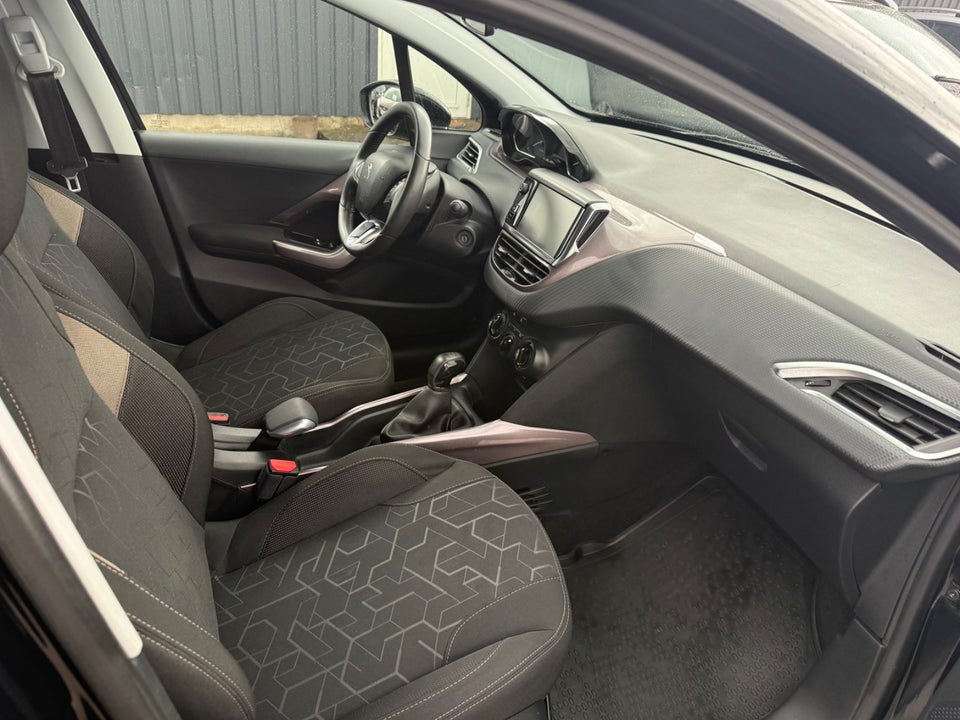 Peugeot 2008 1,2 VTi 82 Active 5d