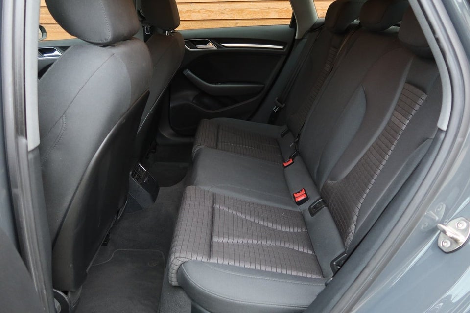 Audi A3 35 TFSi S-line Sportback S-tr. 5d