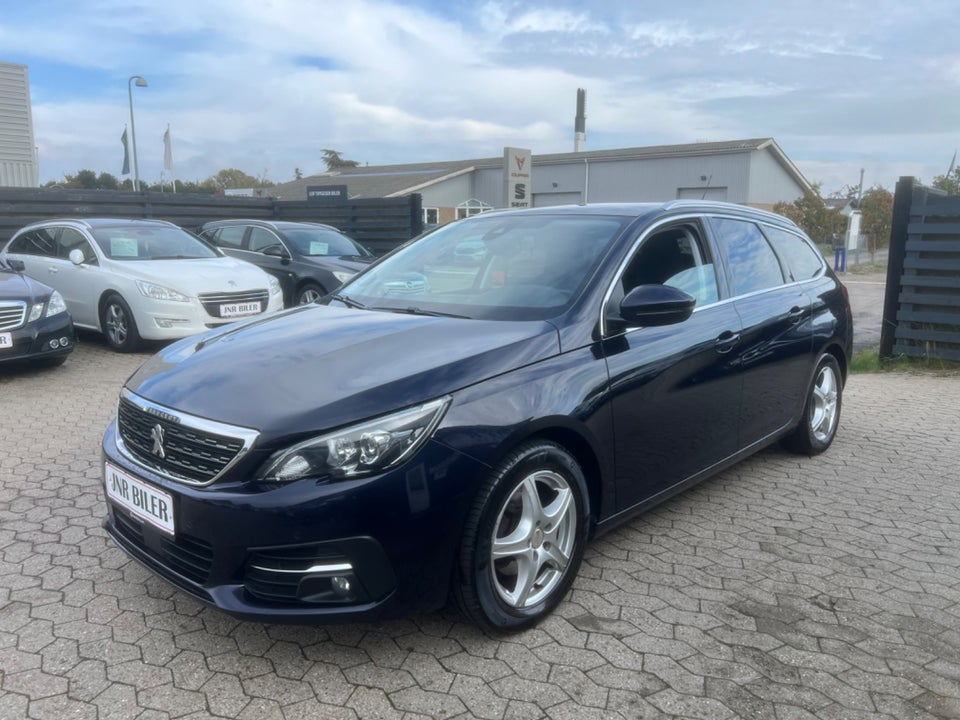 Peugeot 308 1,5 BlueHDi 130 Selection Sky SW 5d