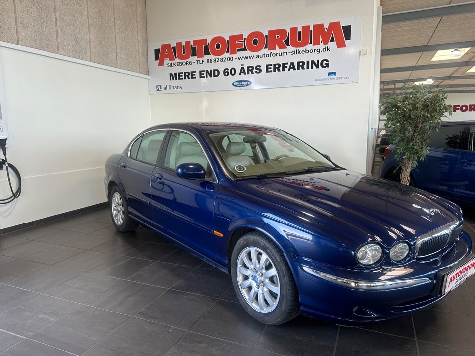 Jaguar X-type 2,5 Deluxe aut. 4d