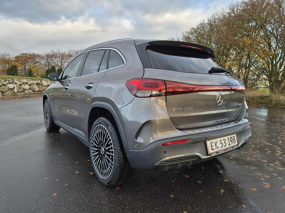 Mercedes EQA300 AMG Line 4Matic 5d