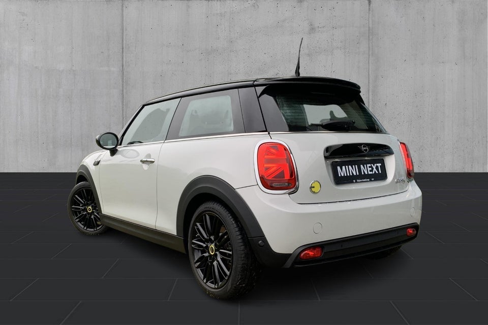 MINI Cooper SE Essential 3d