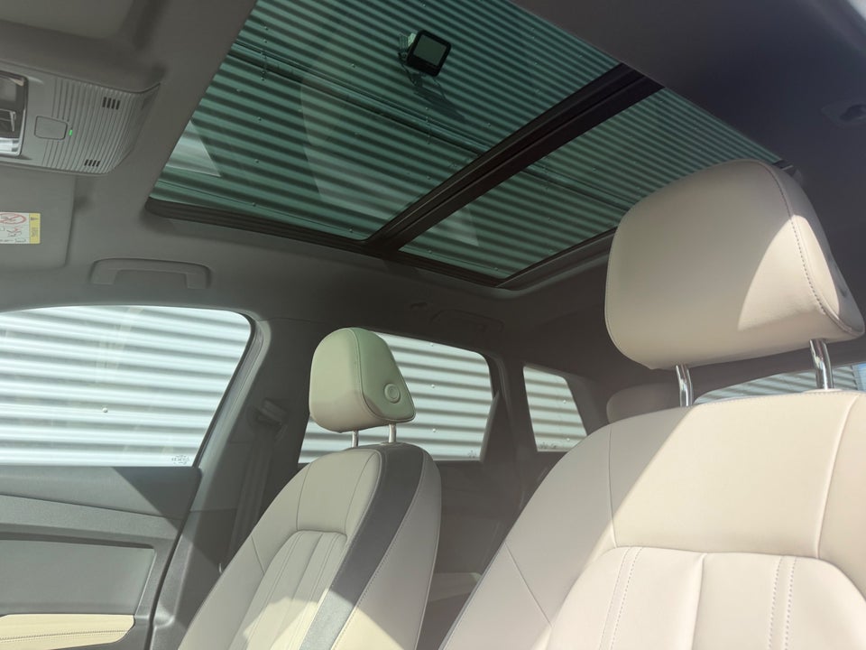 Audi Q4 e-tron 55 quattro 5d