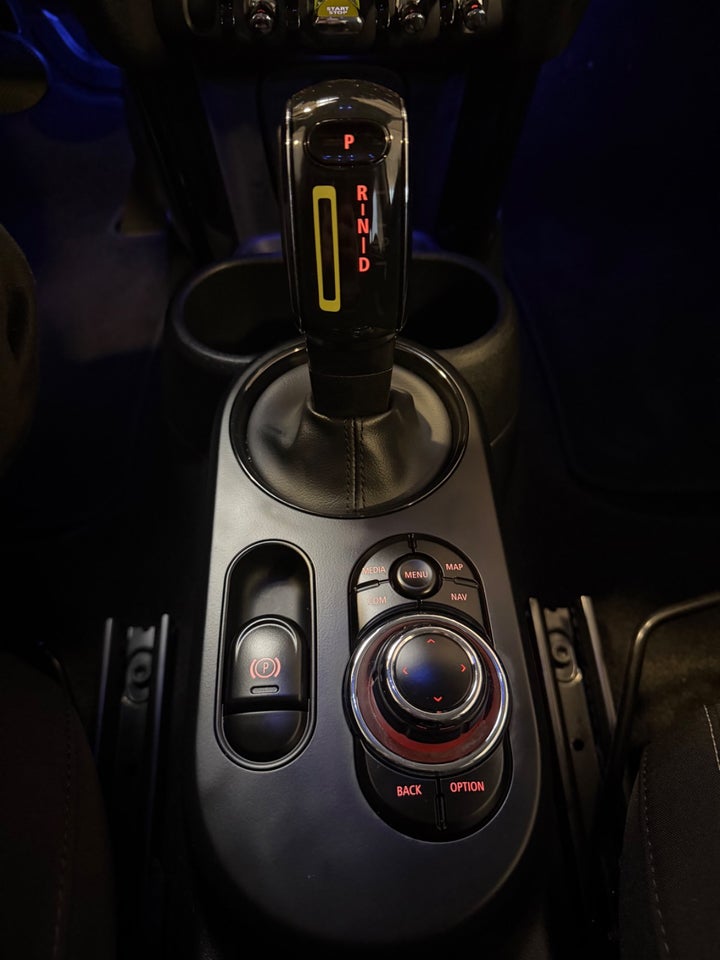 MINI Cooper SE Essential 3d