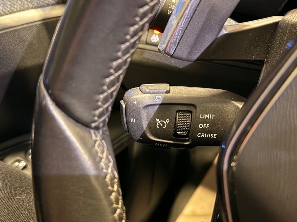 Peugeot 3008 1,6 Hybrid Allure Pack EAT8 5d