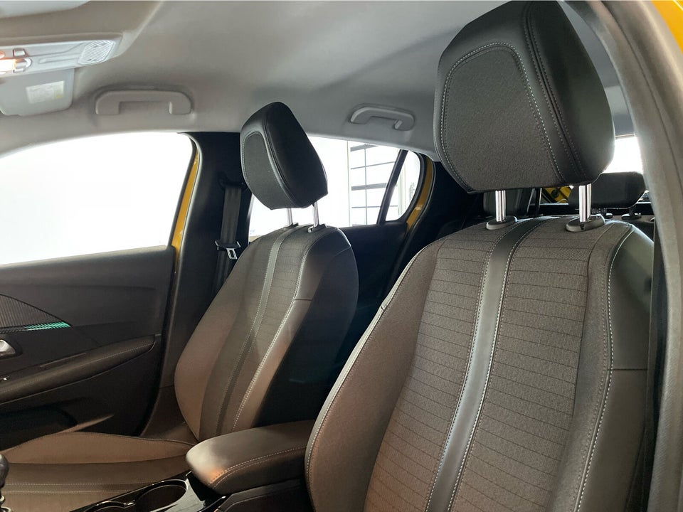 Peugeot 208 1,2 PureTech 100 Allure 5d