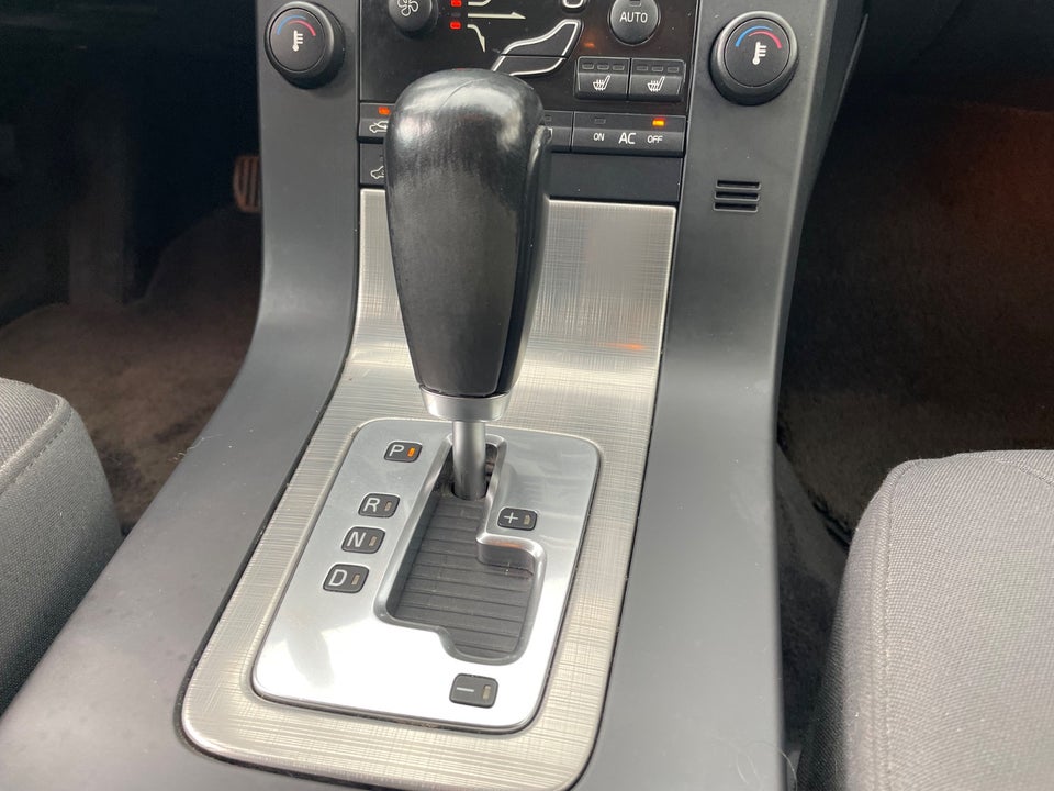 Volvo S80 2,5 T Momentum aut. 4d