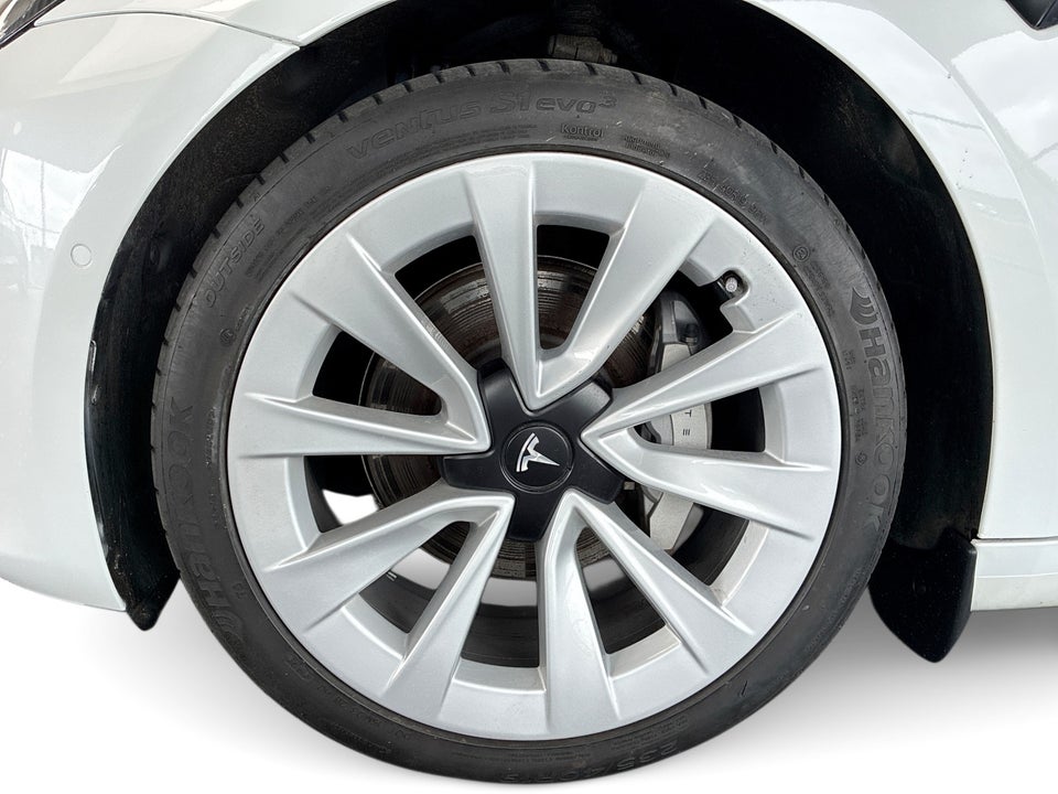 Tesla Model 3 Long Range AWD 4d