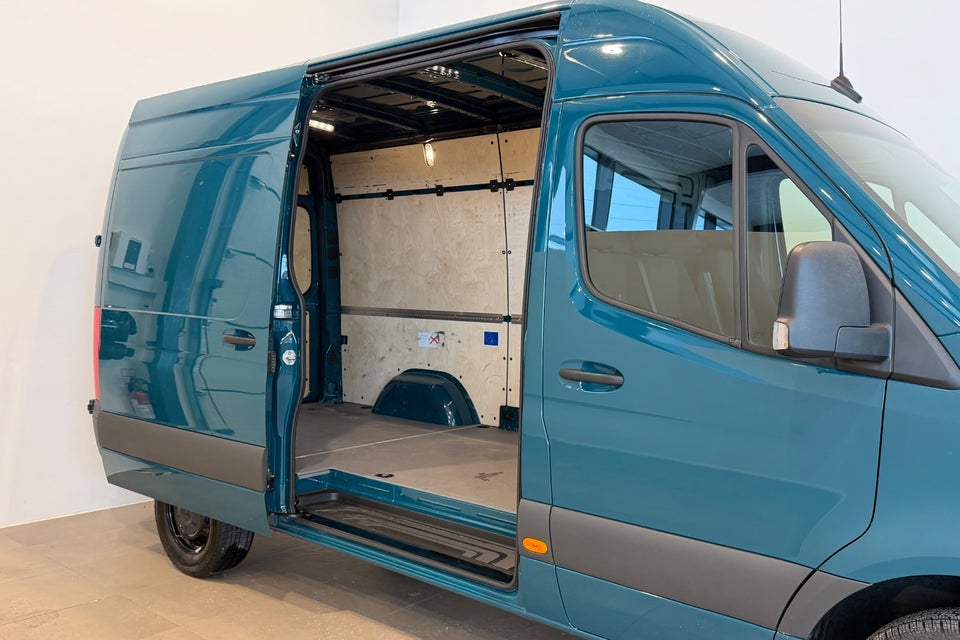 Mercedes Sprinter 317 2,0 CDi A2 Kassevogn aut. RWD