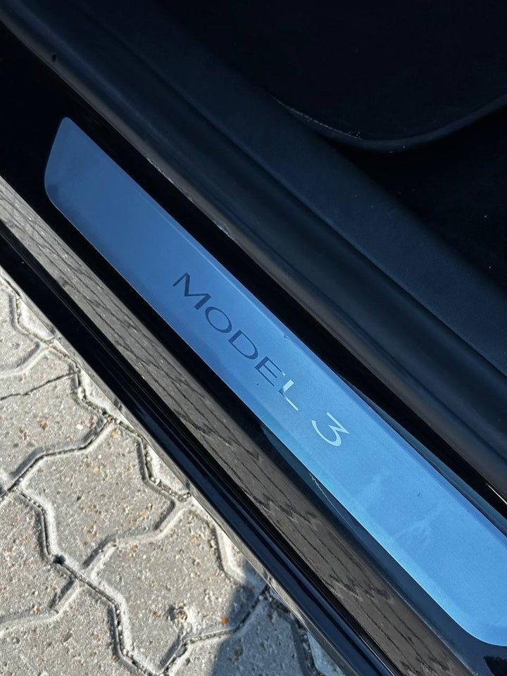 Tesla Model 3 Long Range AWD 4d