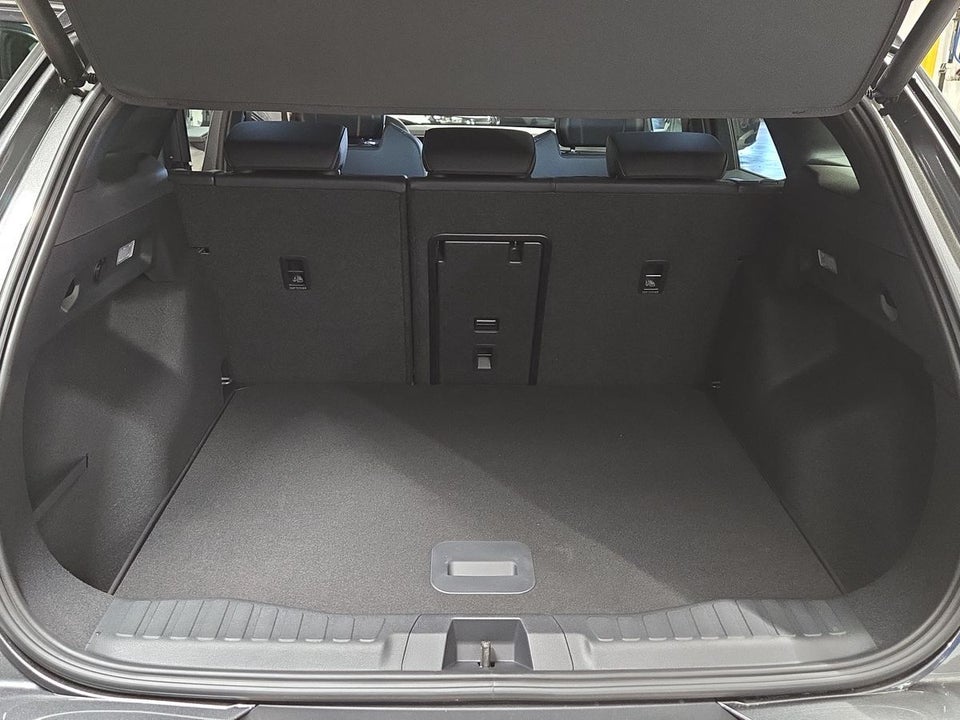 Ford Explorer 77 Premium Extended Range 5d