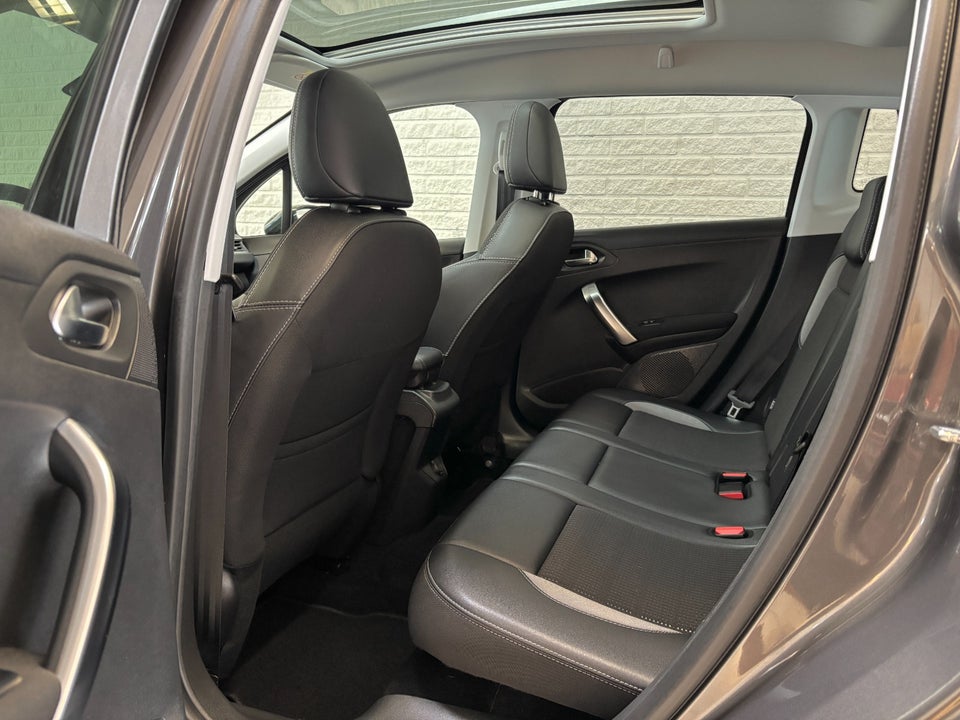Peugeot 2008 1,5 BlueHDi 100 Allure Sky 5d