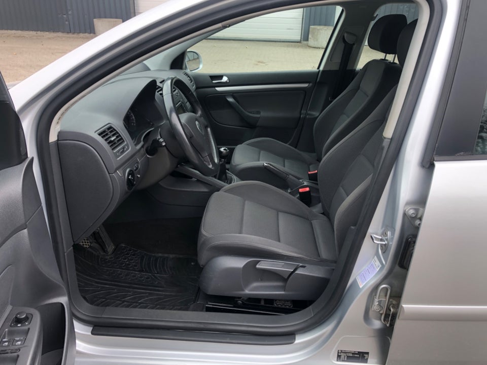 VW Golf V 2,0 FSi Comfortline 5d