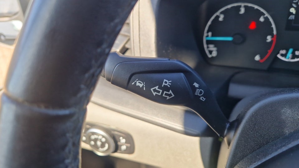 Ford Transit Custom 300 L2 2,0 TDCi 130 Trend