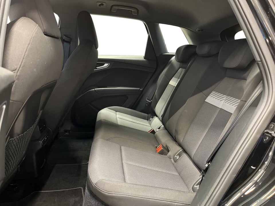 Audi Q4 e-tron 40  5d