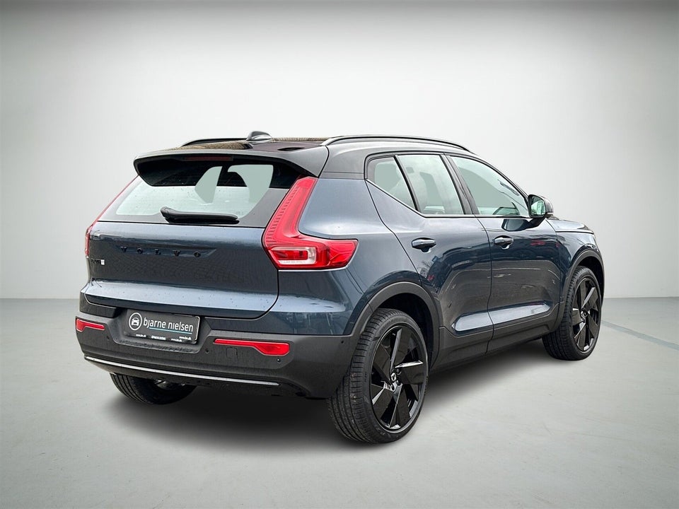 Volvo EX40 Extended Range Black Edition Excess 5d