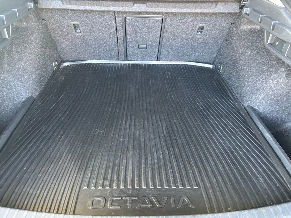 Skoda Octavia 1,4 TSi iV Plus DSG 5d