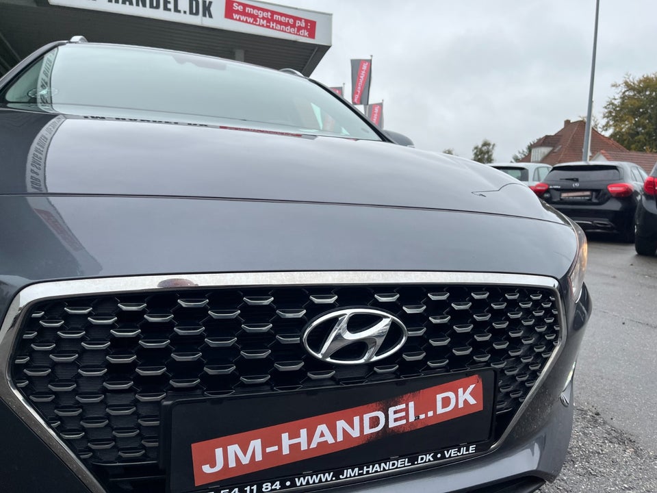 Hyundai i30 1,6 CRDi 110 Premium stc. 5d