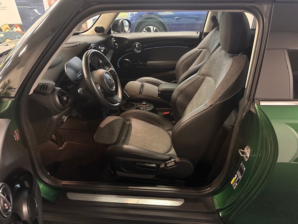 MINI Cooper SE Maximise 3d