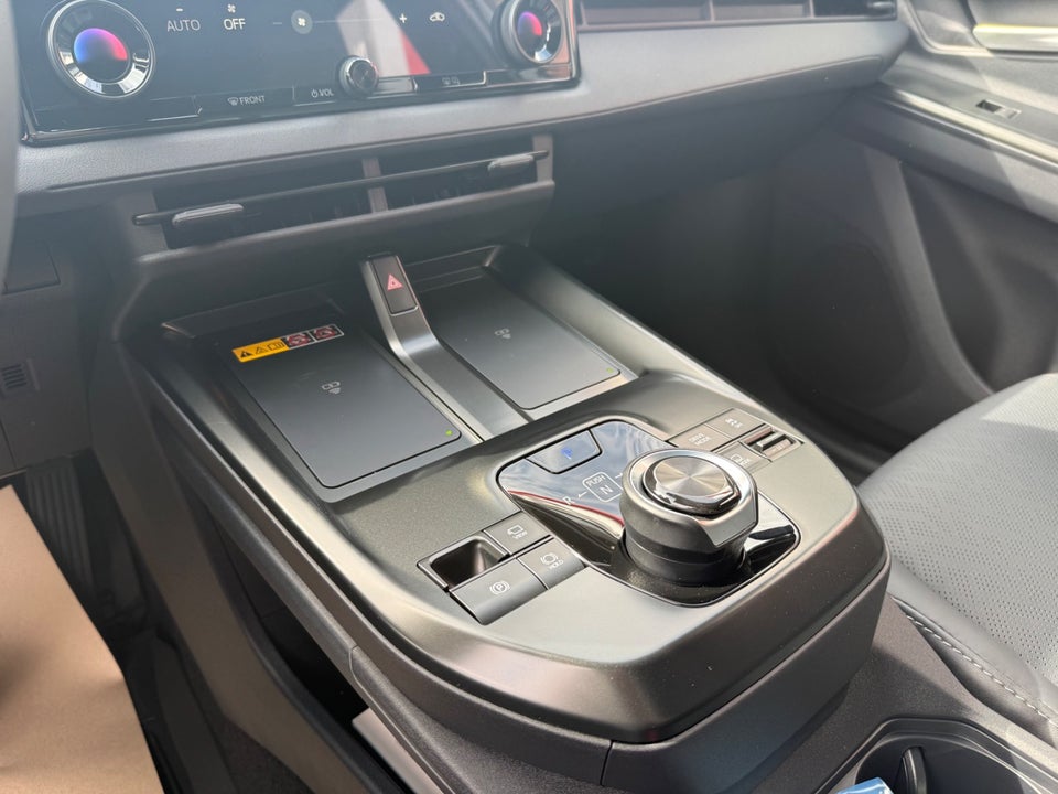 Subaru Solterra 73 Limited 5d