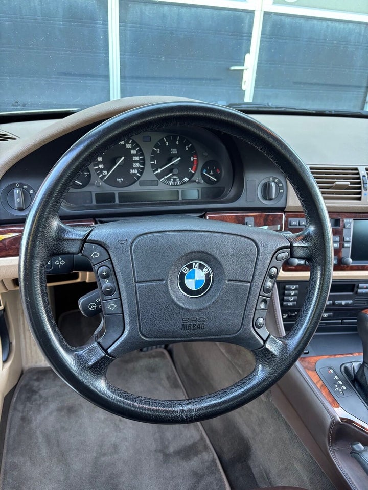BMW 535i 3,5 V8 4d