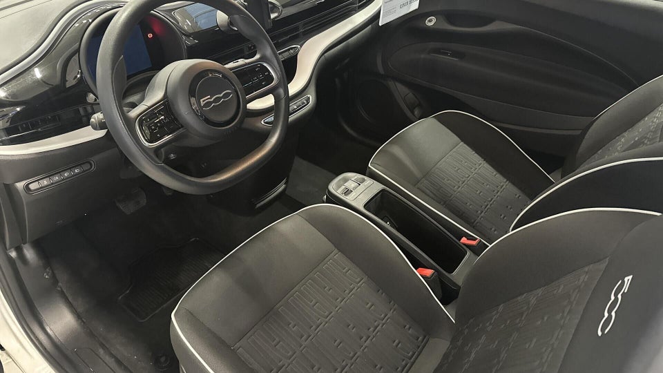 Fiat 500e 24 Action 3d