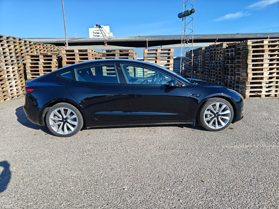 Tesla Model 3 Long Range AWD 4d